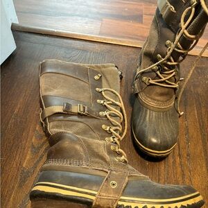 Sorel Brown and Black Lace-Up Winter Boots